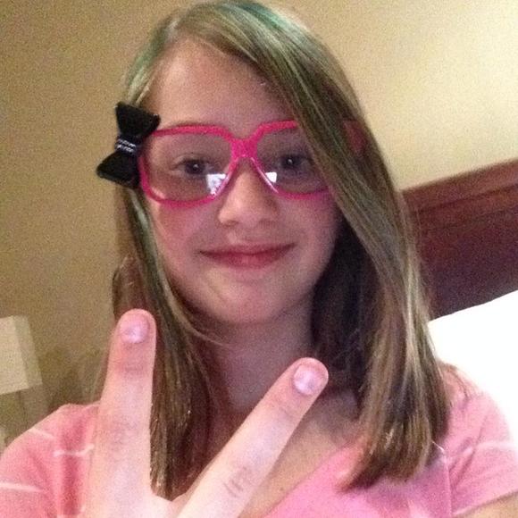 Meet your Posher, Ella - Picture 1 of 1